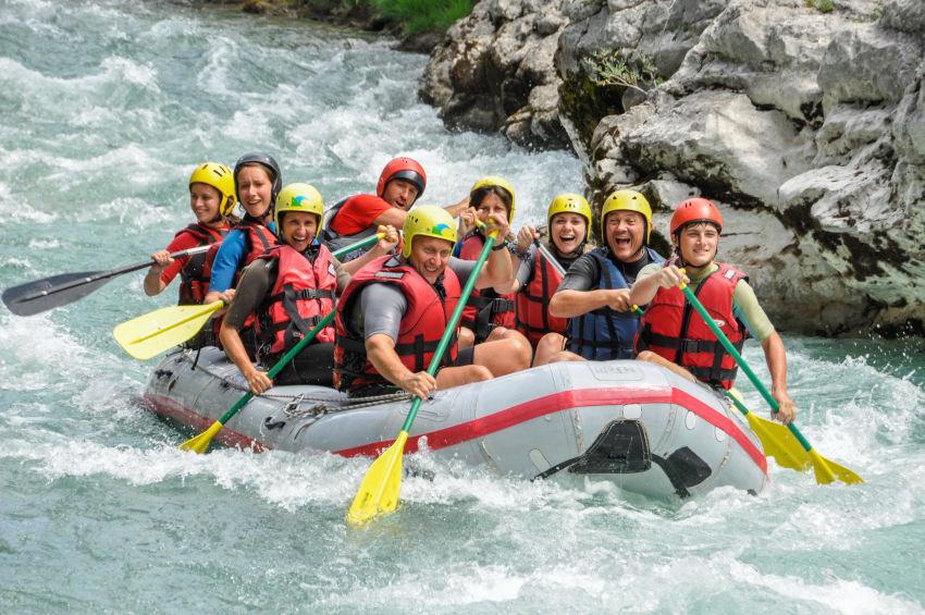 un groupe Aquareve en Rafting près de nice 